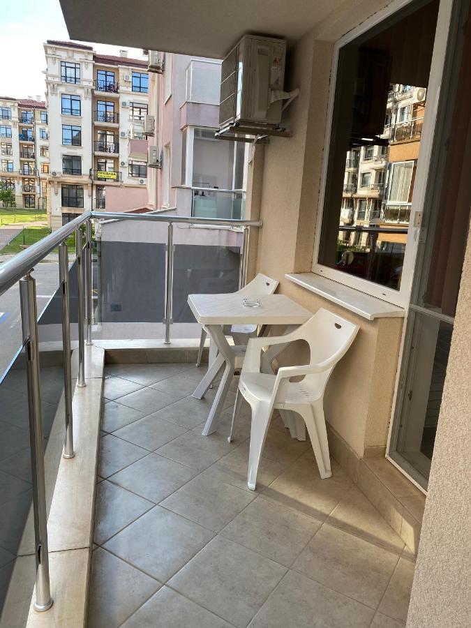 Apartamenti Eli เปาโมเรีย ภายนอก รูปภาพ