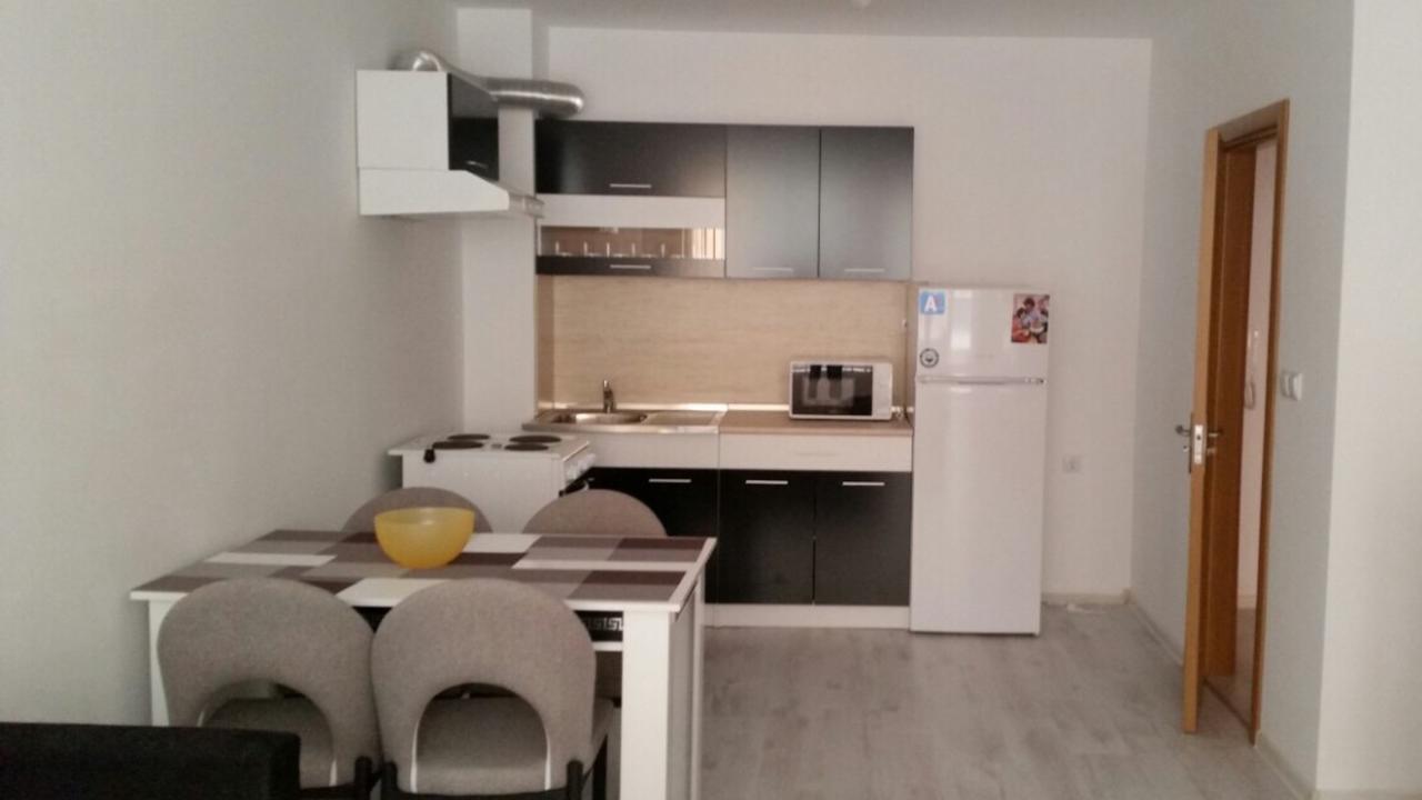 Apartamenti Eli เปาโมเรีย ภายนอก รูปภาพ