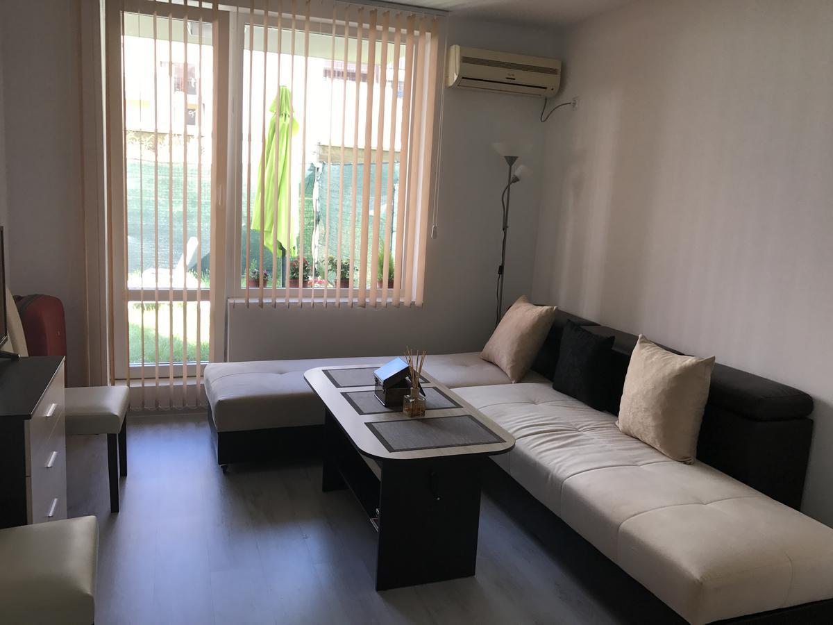 Apartamenti Eli เปาโมเรีย ภายนอก รูปภาพ