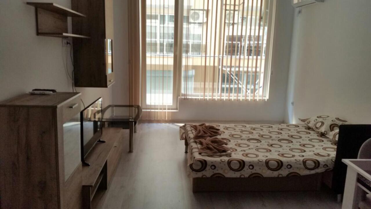 Apartamenti Eli เปาโมเรีย ภายนอก รูปภาพ