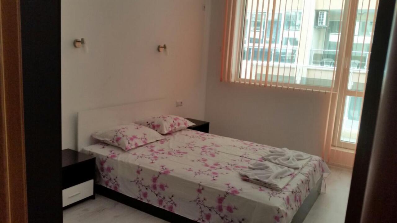 Apartamenti Eli เปาโมเรีย ภายนอก รูปภาพ