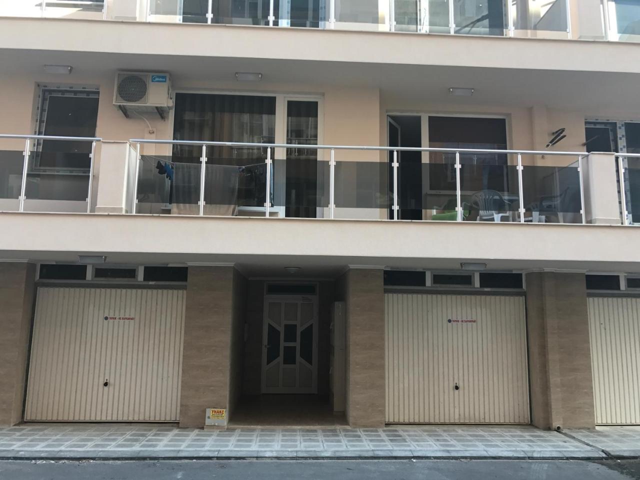 Apartamenti Eli เปาโมเรีย ภายนอก รูปภาพ